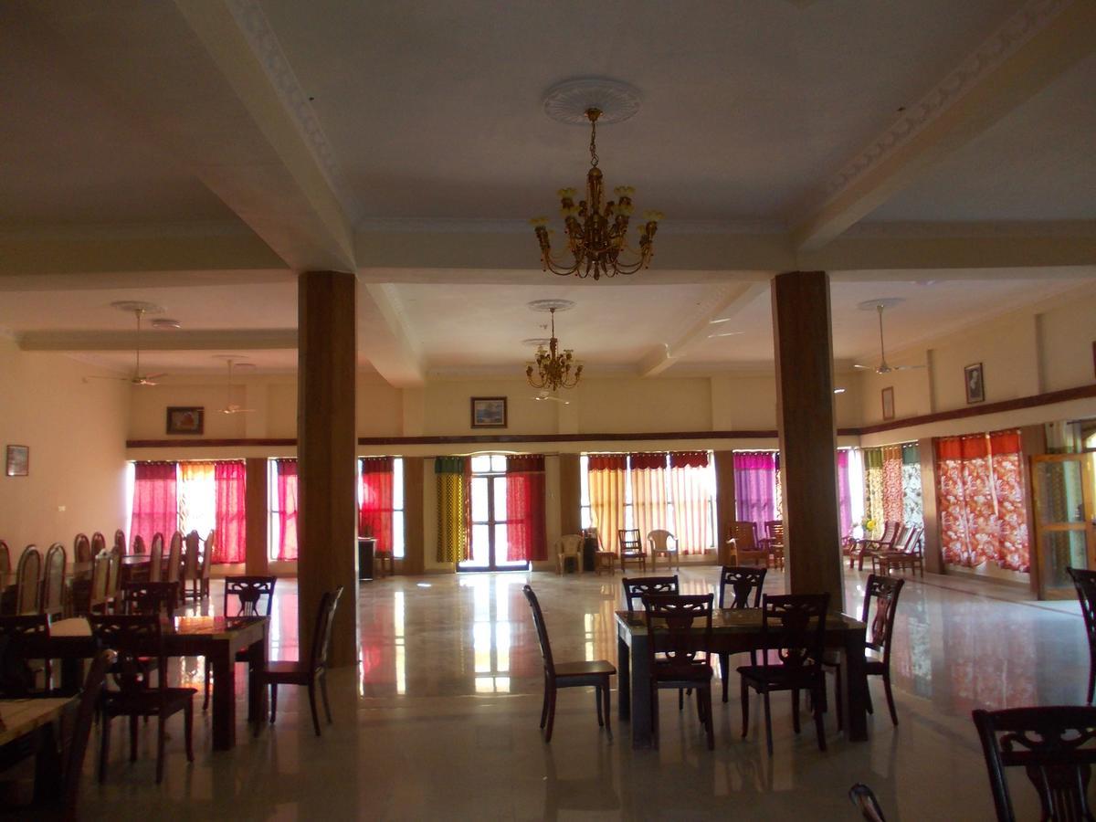 Adb Rooms Ashoka Resort Tala  Exterior photo