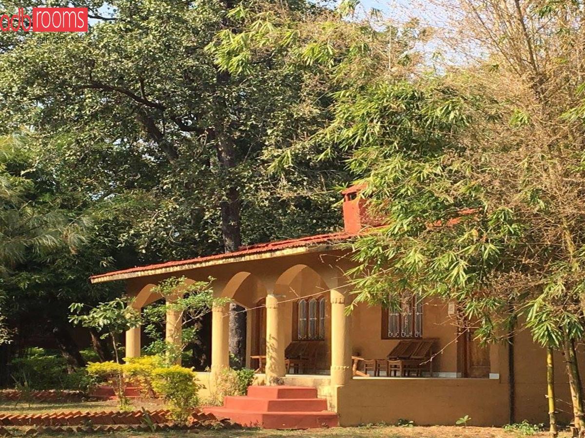 Adb Rooms Ashoka Resort Tala  Exterior photo