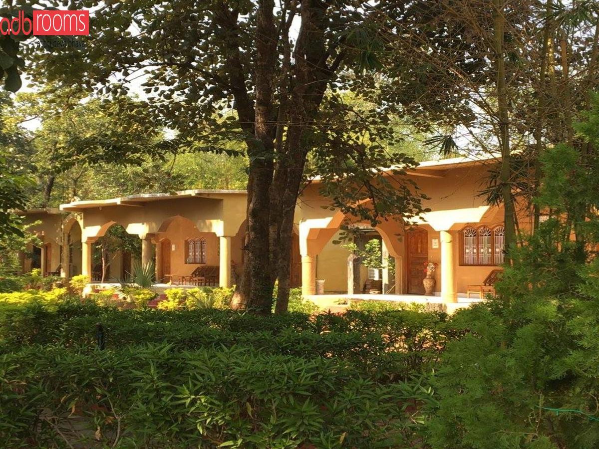 Adb Rooms Ashoka Resort Tala  Exterior photo